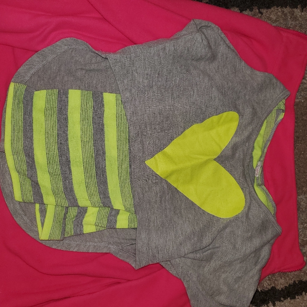 Tops - Picture 3 of 6